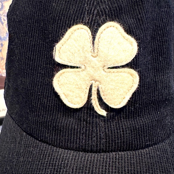 White Shamrock baseball cap (black corduroy) - Picture 3 of 4